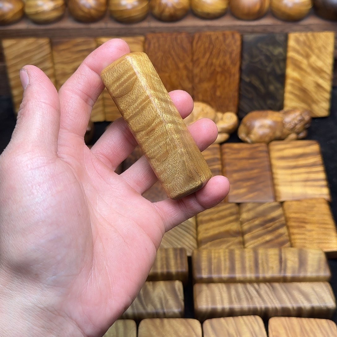 楠木金丝楠木无事牌