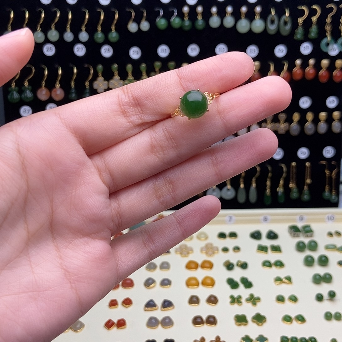 银S925镀金镶嵌和田玉耳饰