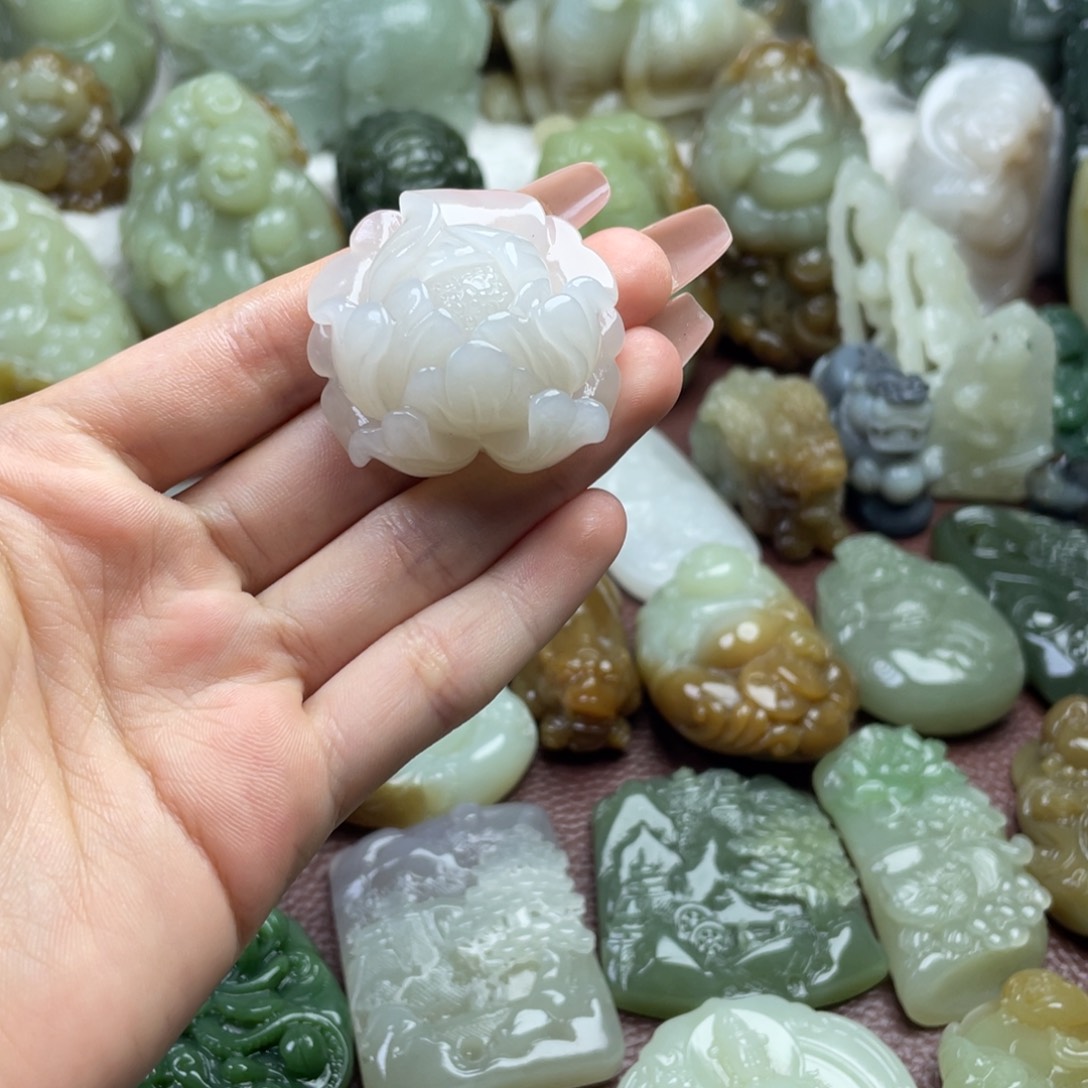 和田玉未镶嵌颈饰