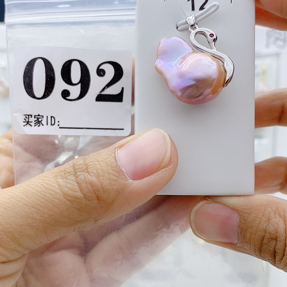 钛钢淡水珍珠颈饰