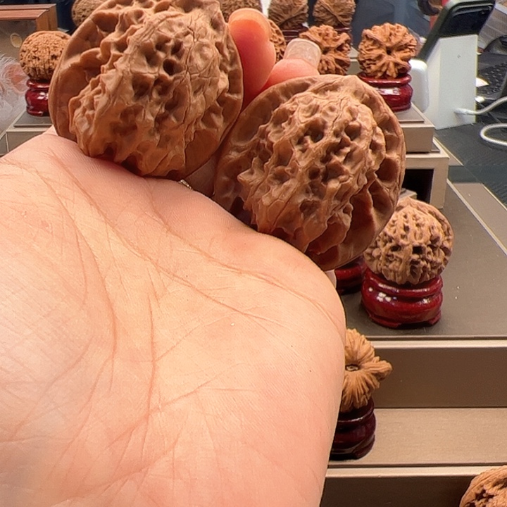 文玩核桃把件38 磐石 s-004