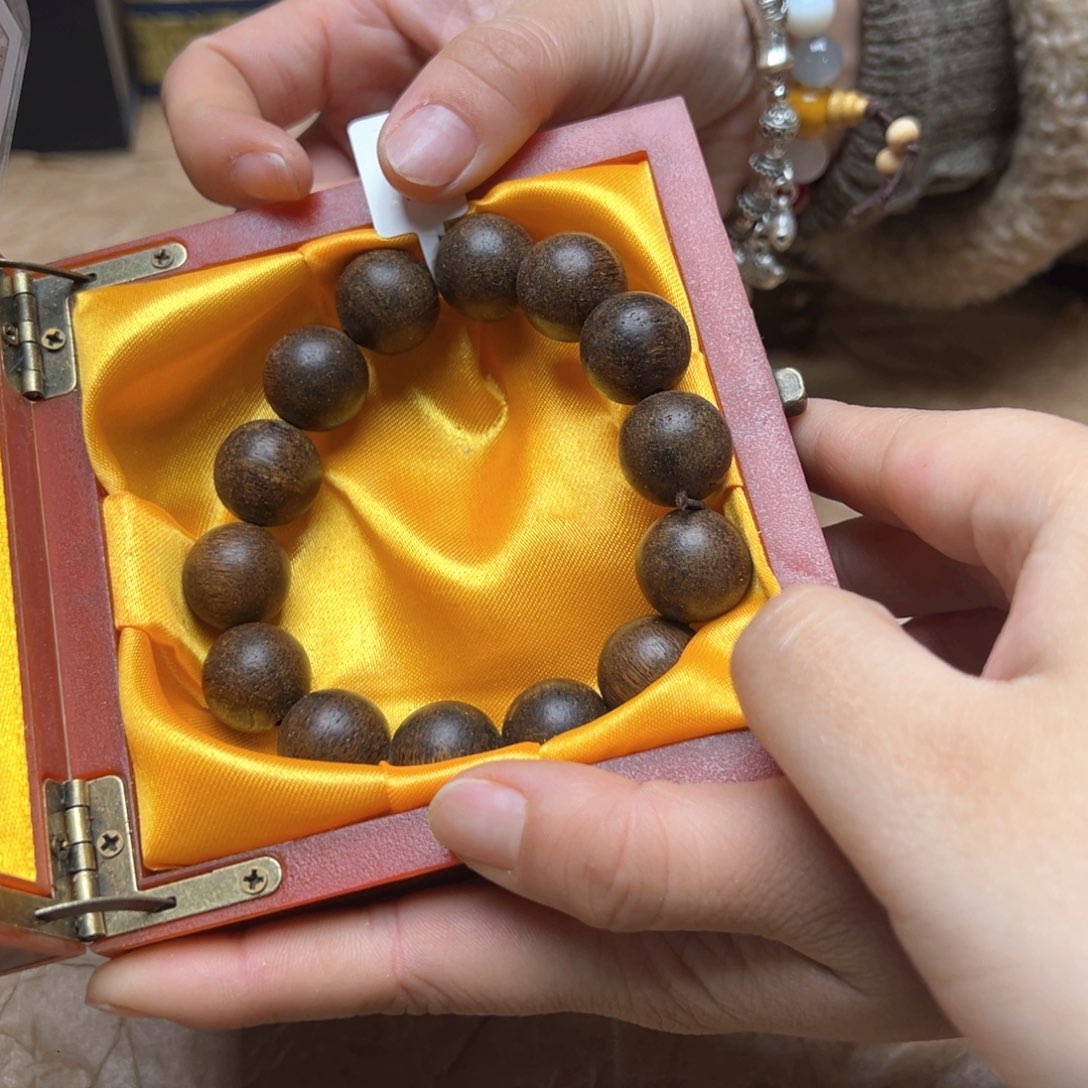 大叶紫檀（黑酸枝木类）