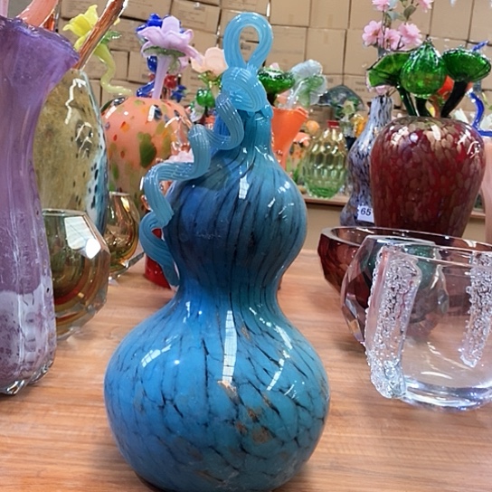 无铅玻璃花瓶高32厘米宽15厘米