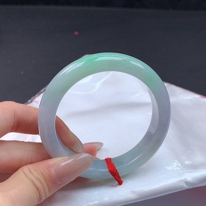 翡翠未镶嵌手镯53