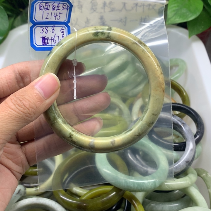 蛇纹石玉未镶嵌手镯自****0