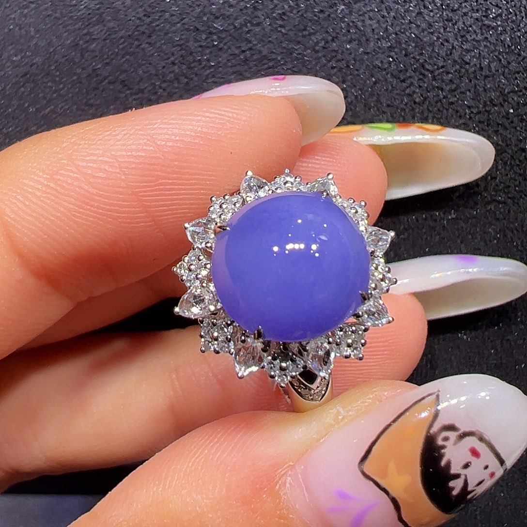 翡翠18K金镶嵌戒指蛋面