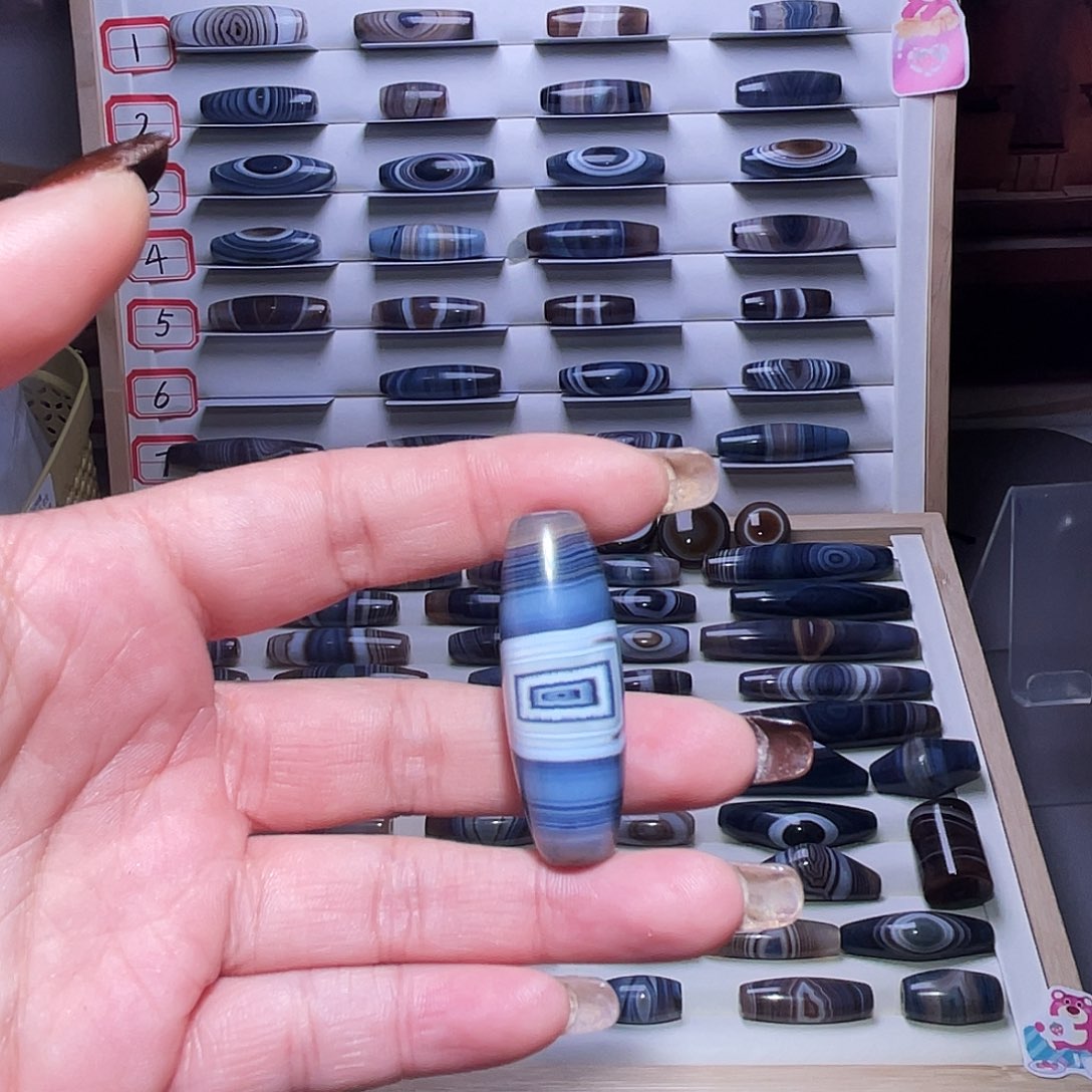 q***n玛瑙/玉髓未镶嵌颈饰