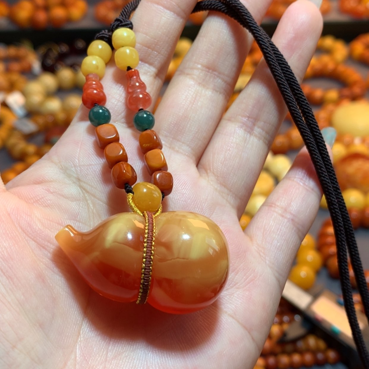 【闪购商品】未镶嵌吊坠(赠链)蜜蜡