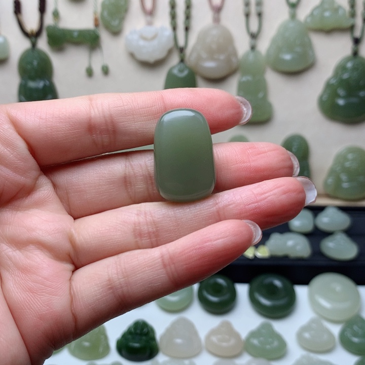 和田玉吊坠未镶嵌