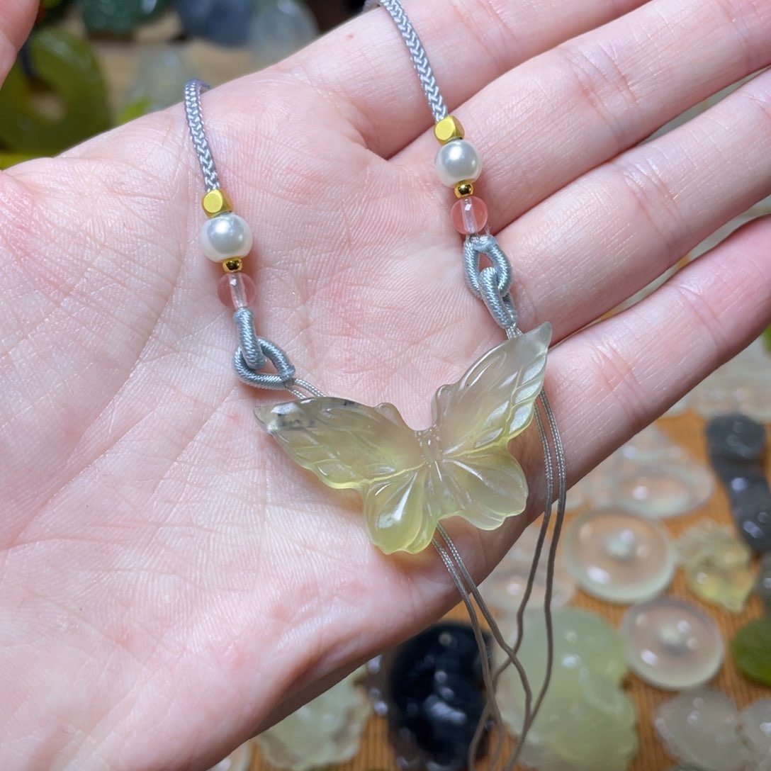 蛇纹石玉吊坠未镶嵌