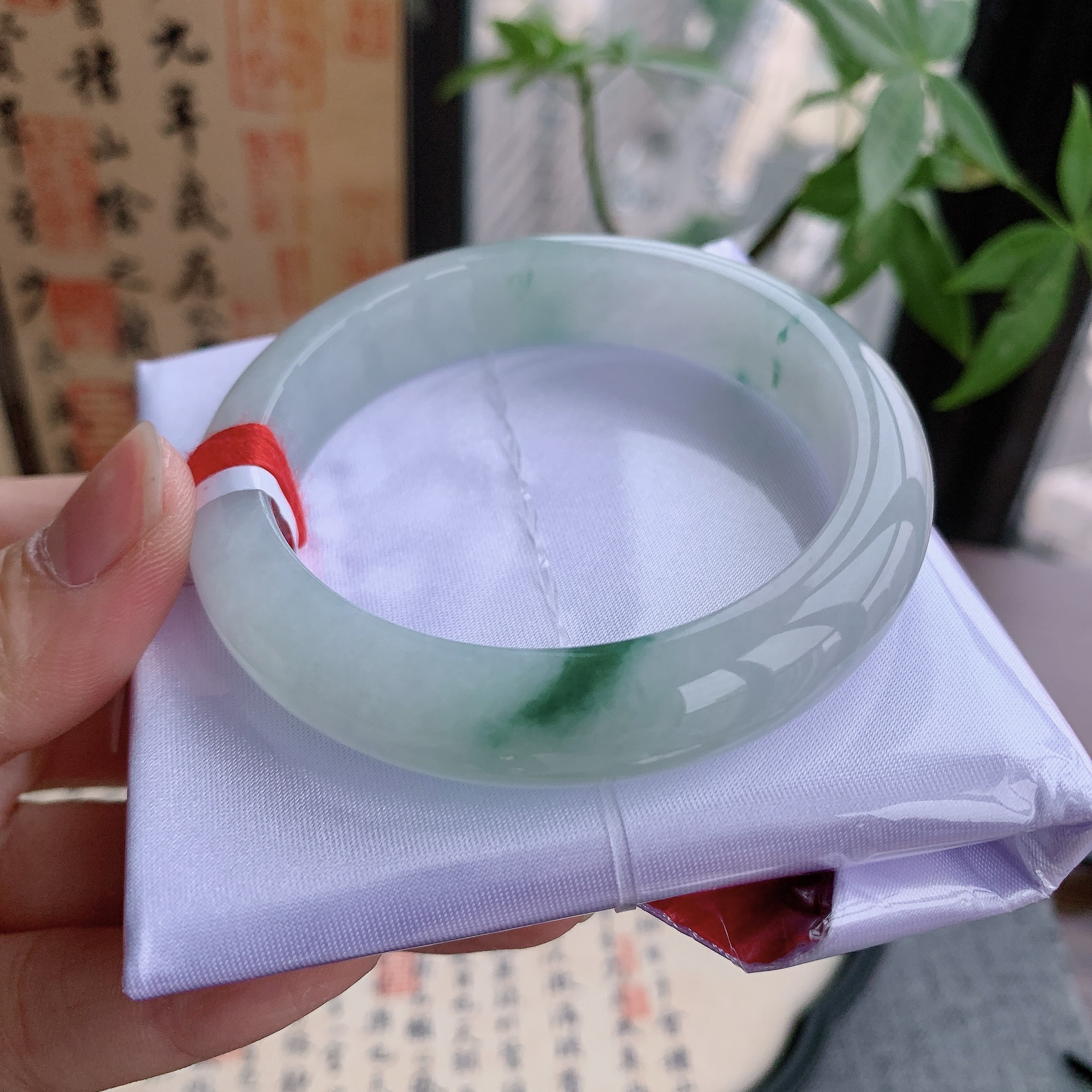 缅甸天然A货翡翠53-54圈口糯化白底飘花细腻正圈手镯女款0125