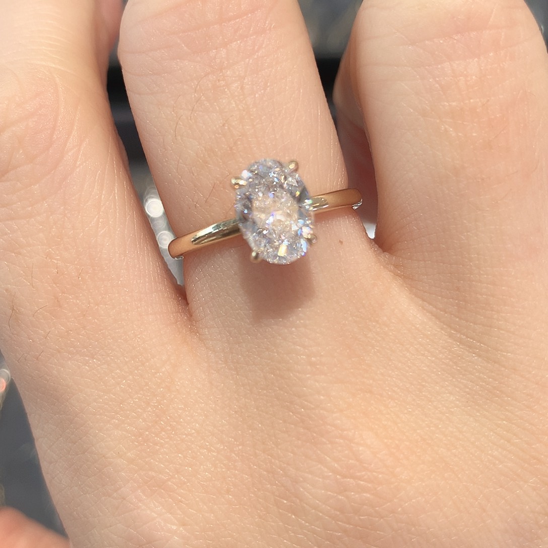 实验室培育钻石18K金镶嵌椭圆独钻1.5克拉