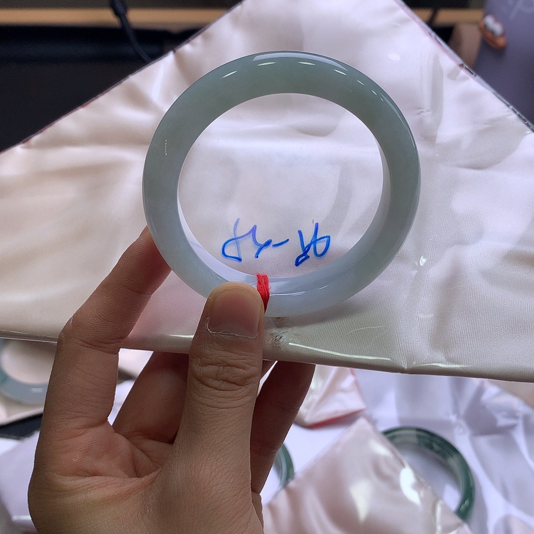 翡翠未镶嵌手镯翡翠