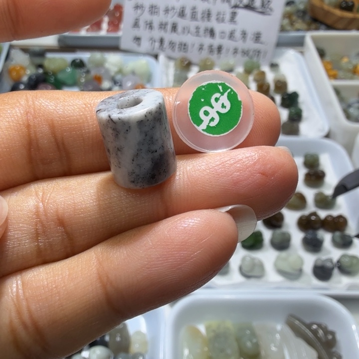 和田玉未镶嵌珠宝奇石
