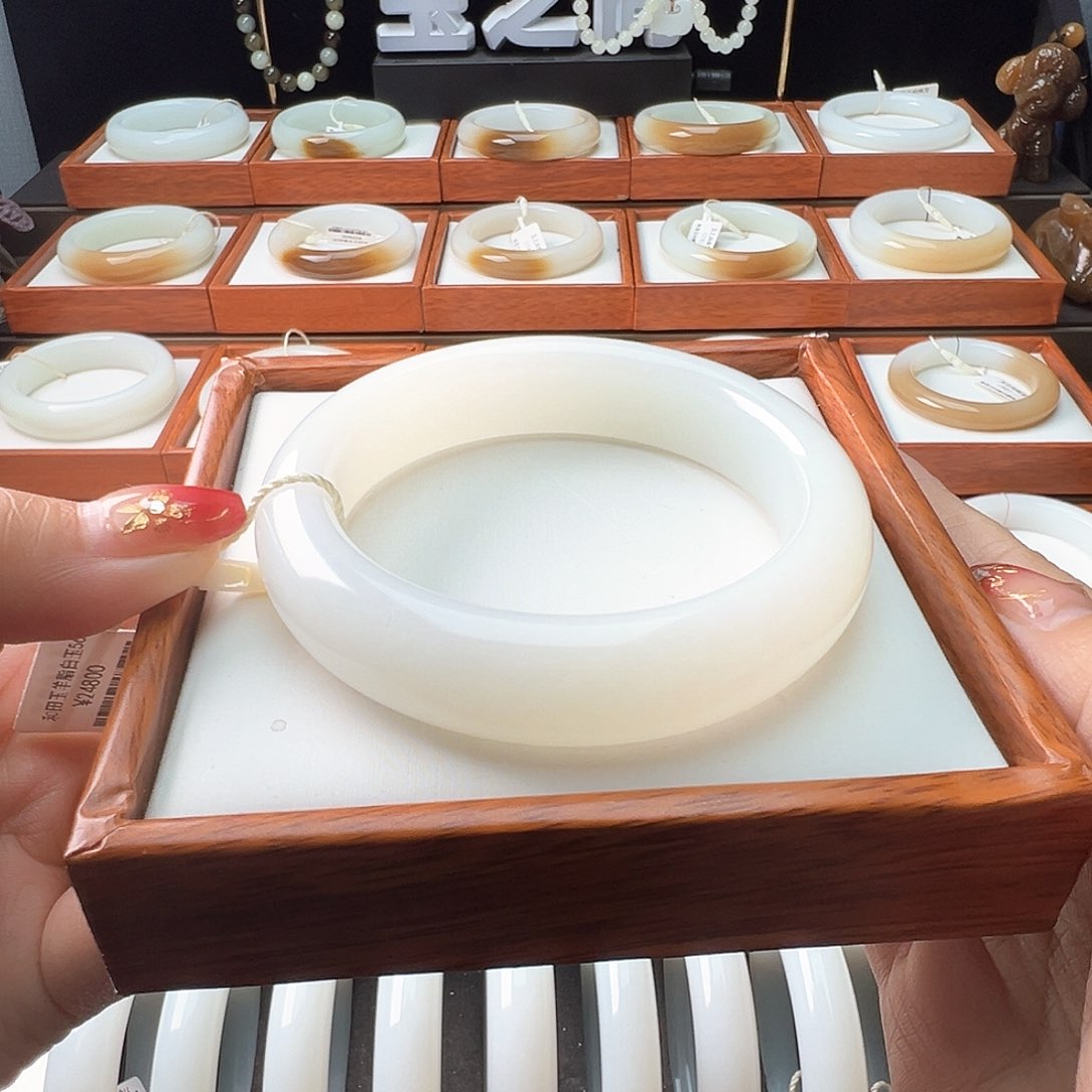 和田玉手镯未镶嵌57