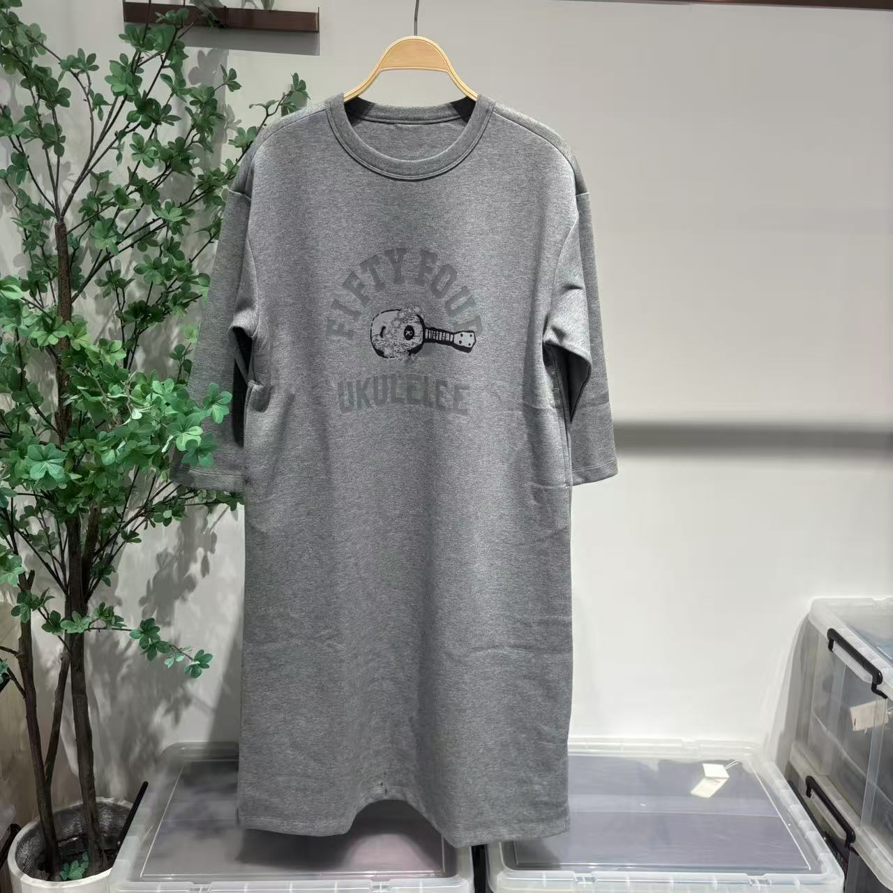 小提琴九分袖连衣裙