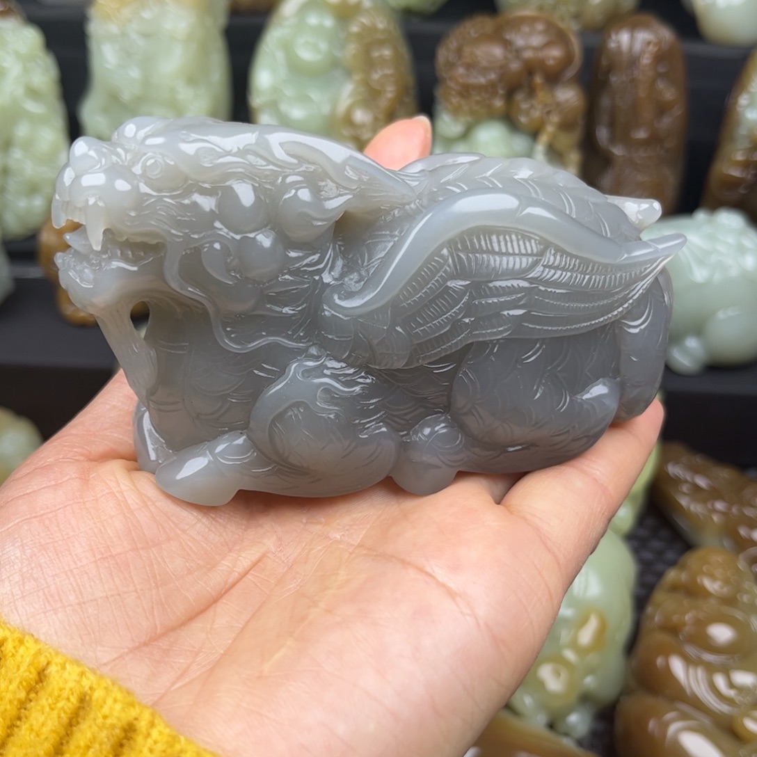 和田玉未镶嵌把件