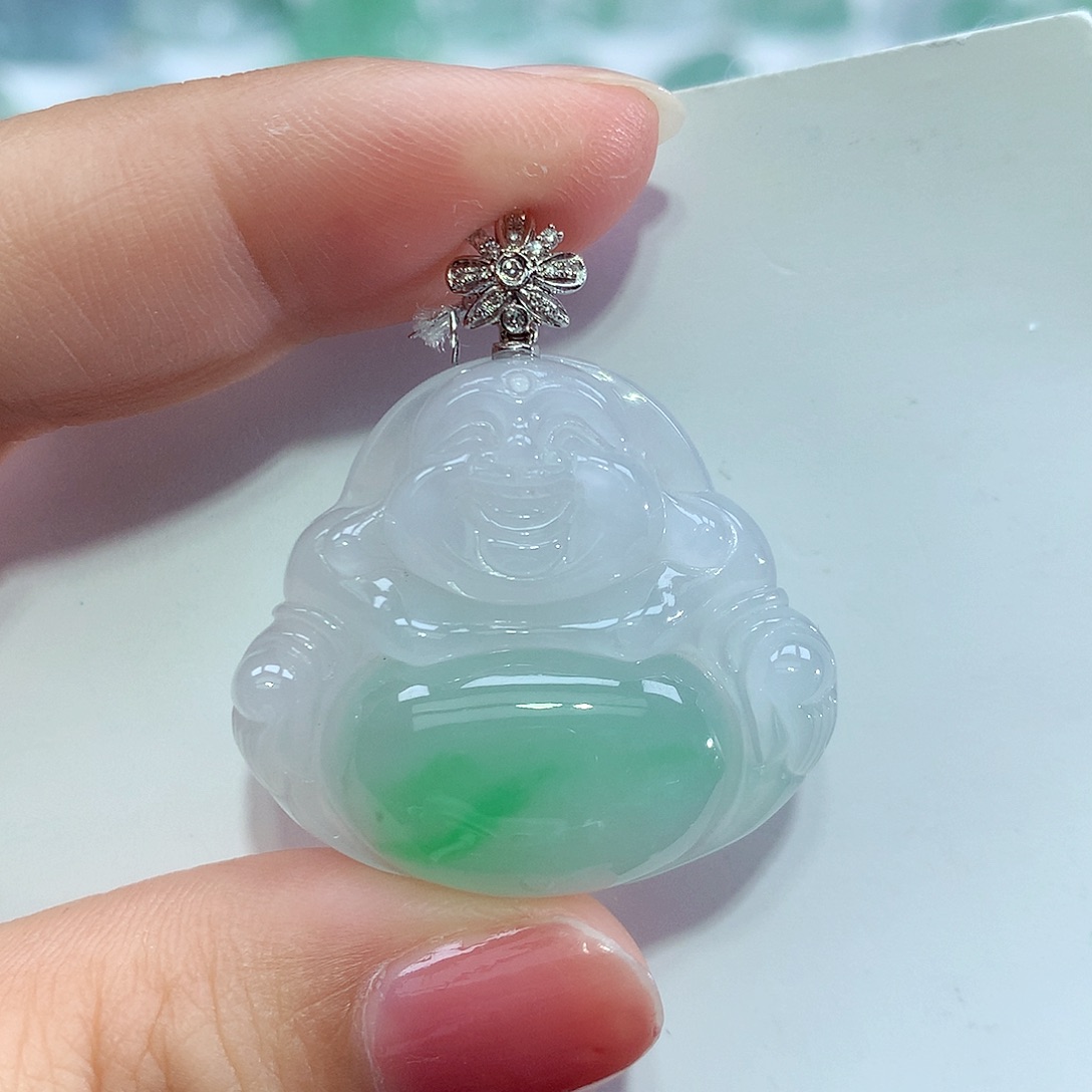 颈饰18K金镶嵌翡翠佛