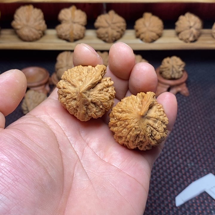 ****子文玩核桃把件文玩