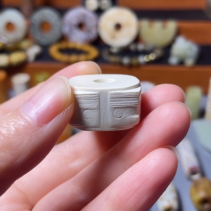 相***畔和田玉（糖玉）未镶嵌颈饰