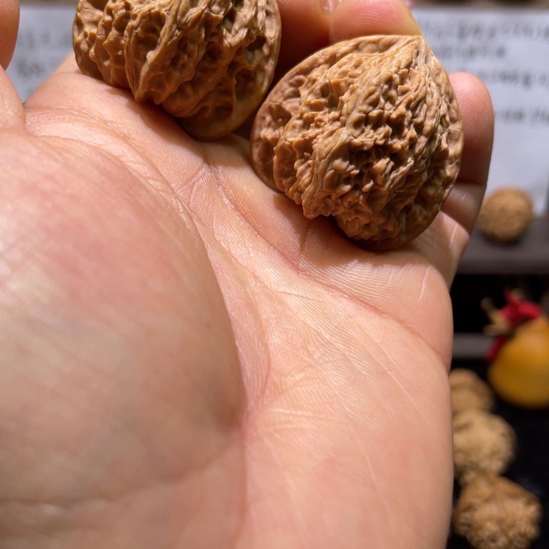 吊坠文玩核桃35尺三角密纹红玛瑙