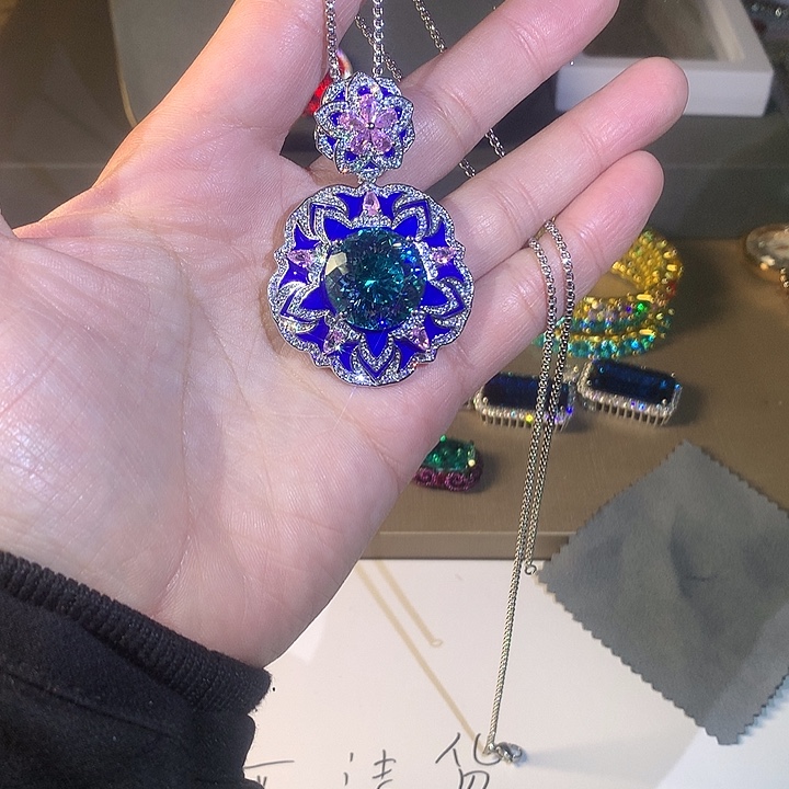 非金属85吊坠。         