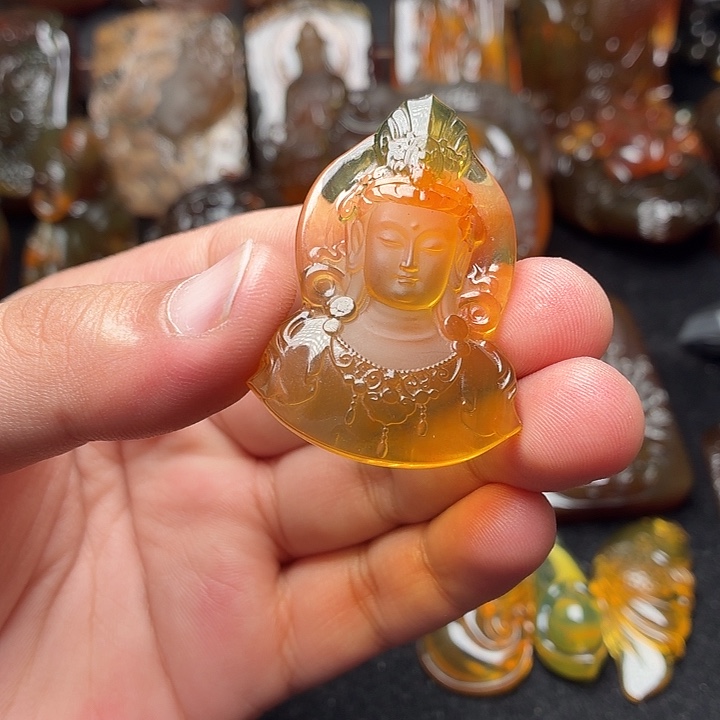 琥珀未镶嵌颈饰58