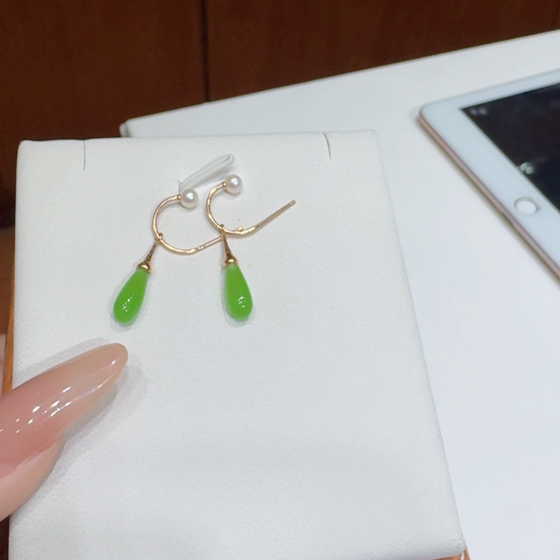 和田玉果绿耳钩18K金镶嵌