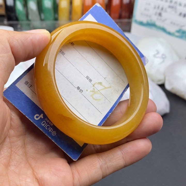 未镶嵌手镯石英质玉