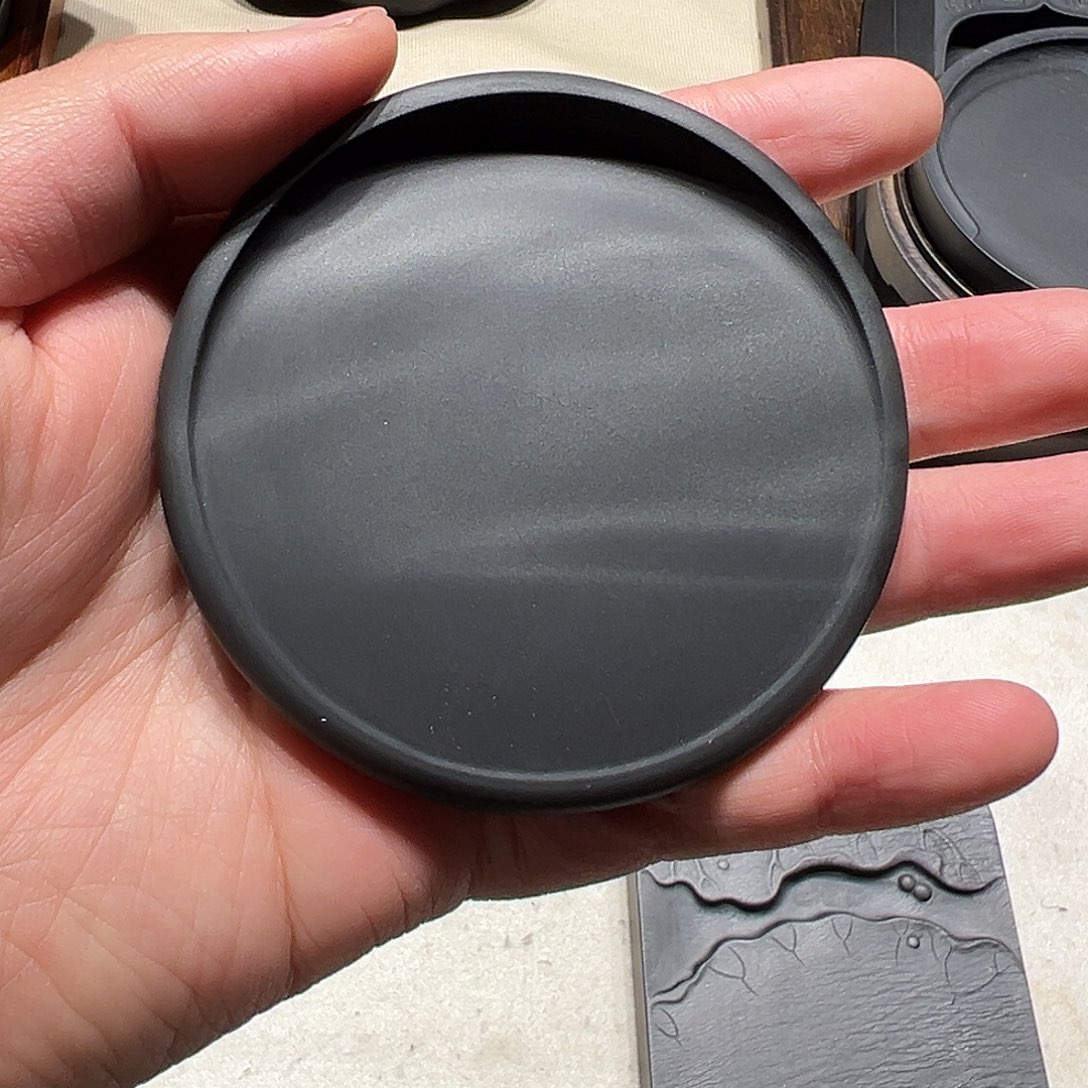 歙砚眉子中下坑圆砚