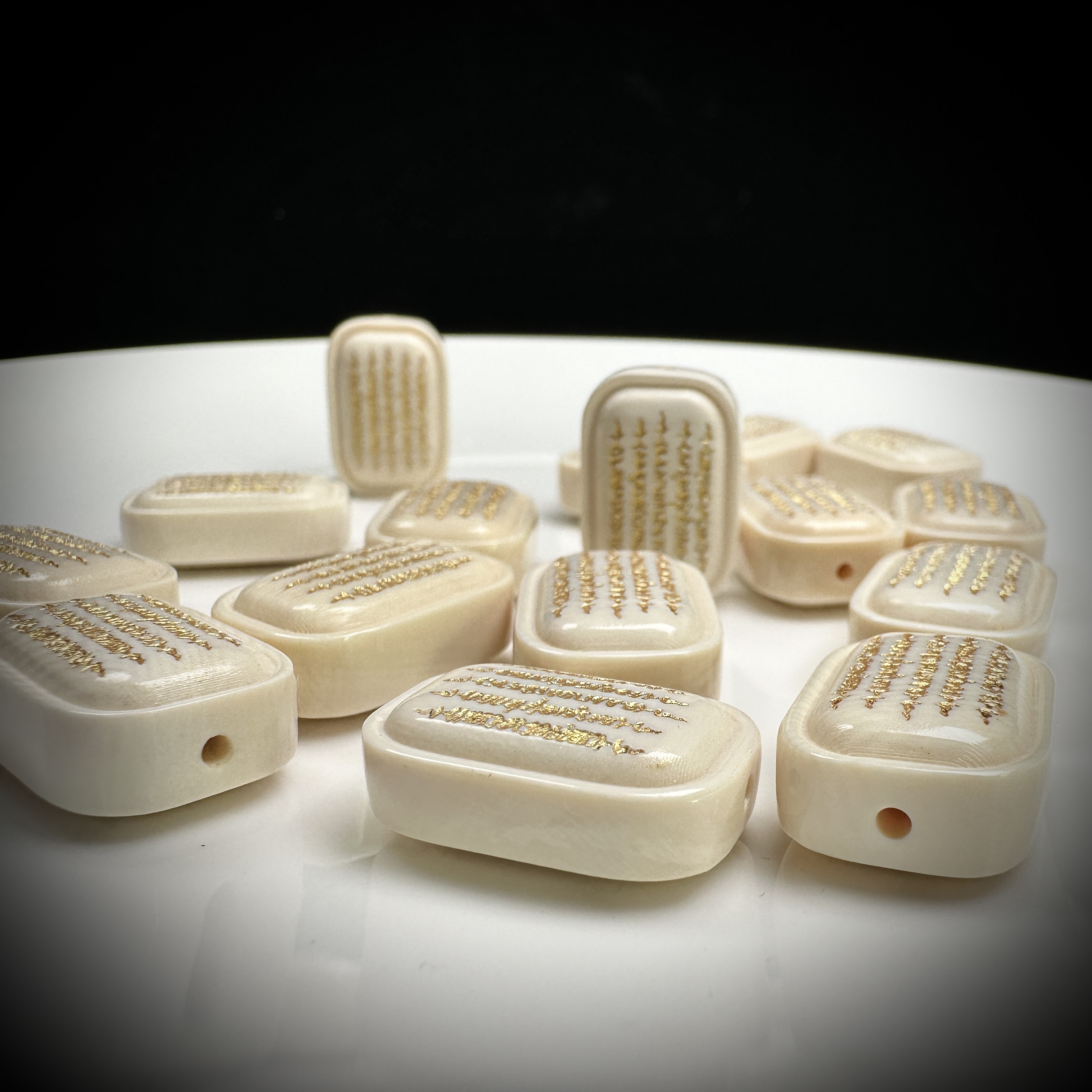 A316天然猛犸牙五条经文背云 上下孔 约12×18mm支持鉴定假一罚四