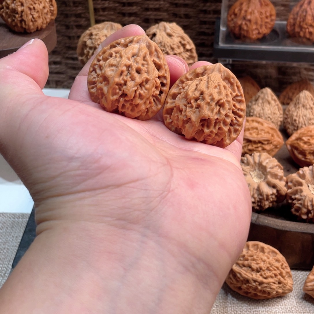 文玩核桃把件鹤渡岭