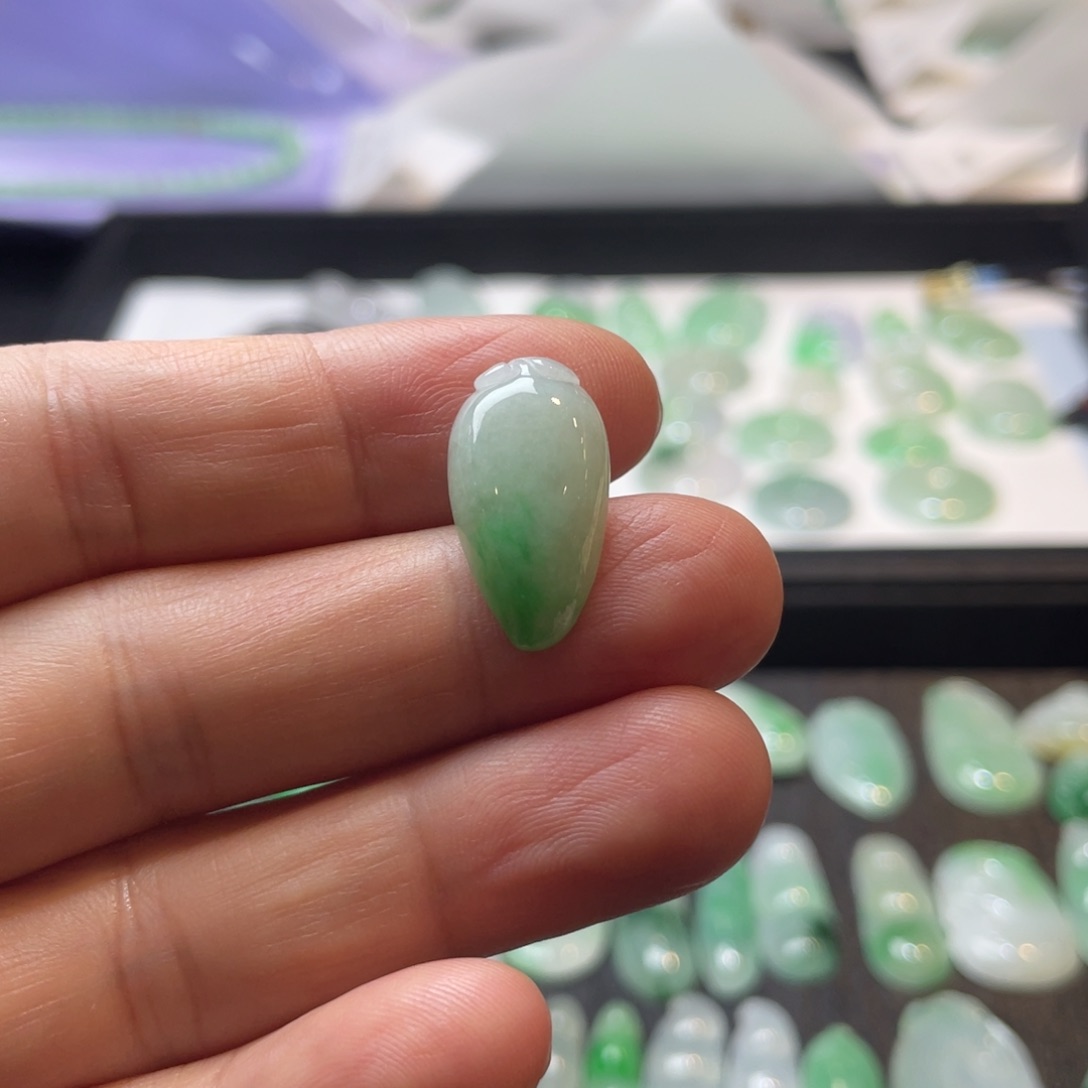 翡翠未镶嵌吊坠(不含链)色福瓜