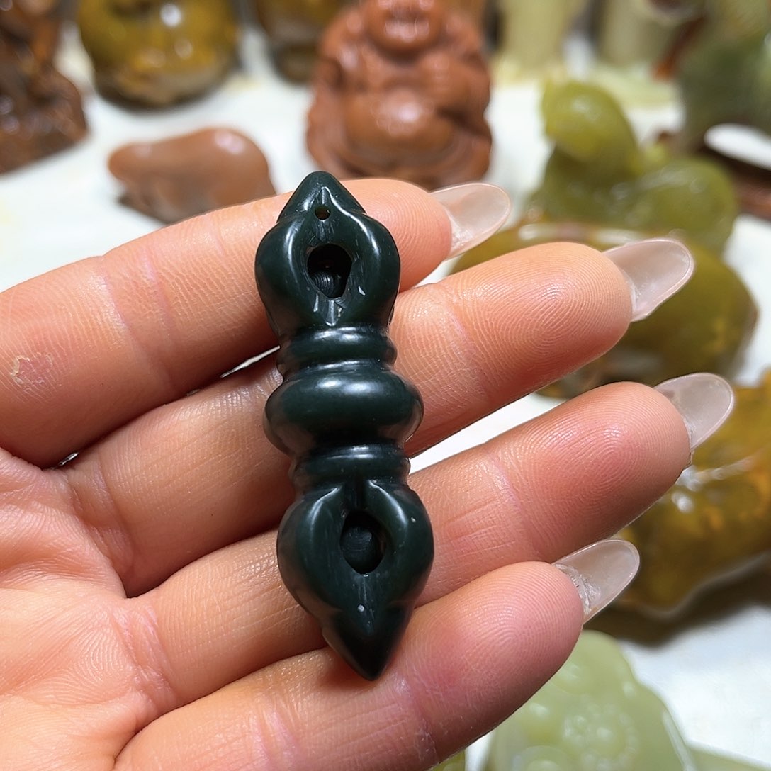 白玉菩提吊坠白玉菩提吊坠