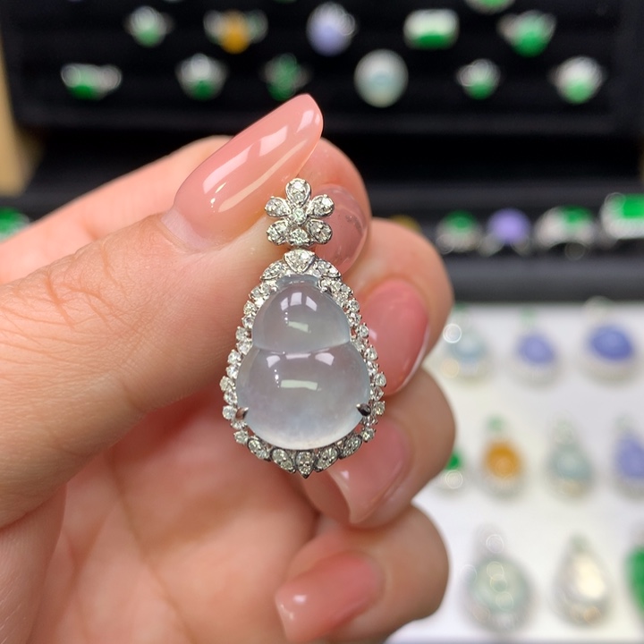 翡翠吊坠(不含链)18K金镶嵌