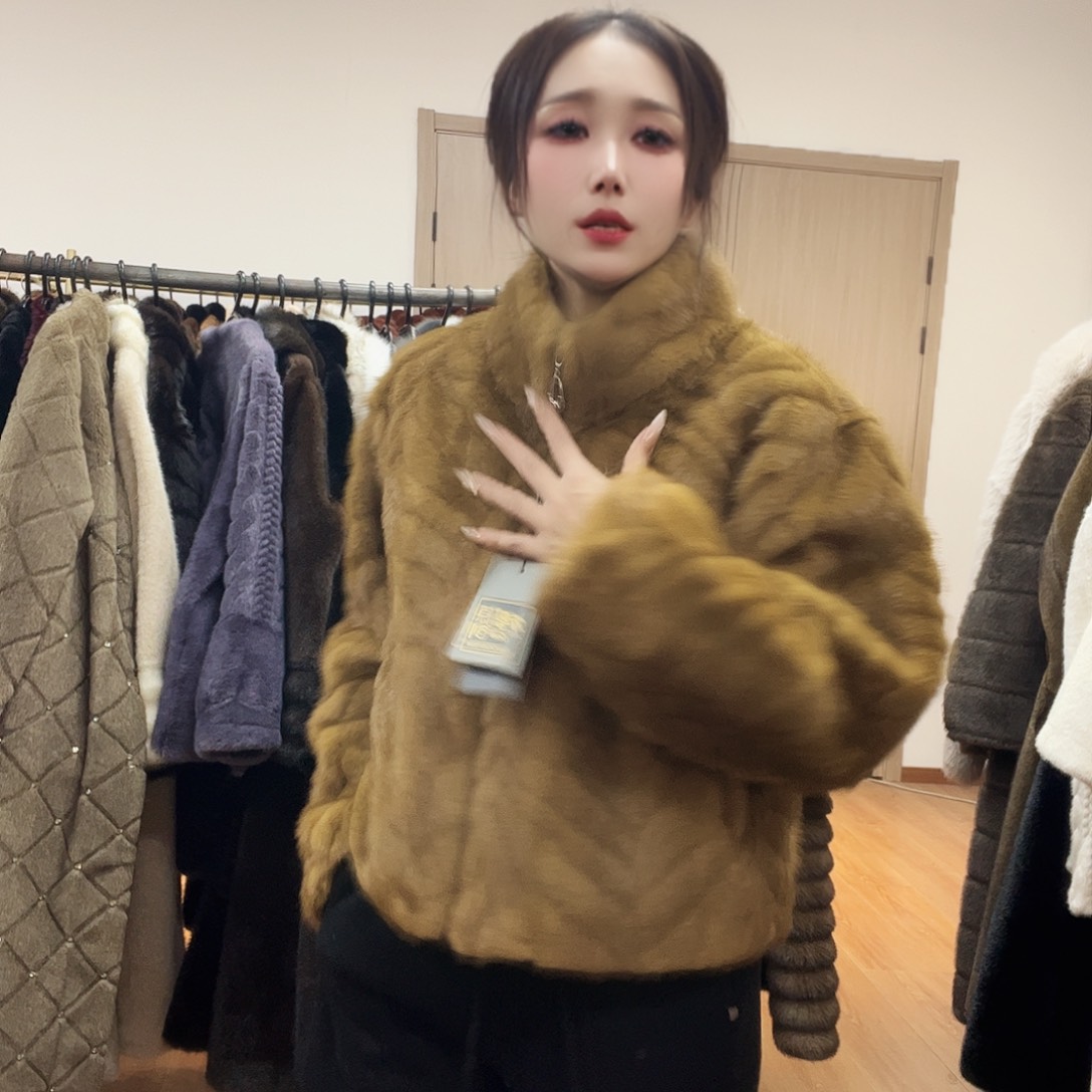 25号皮毛一体外套