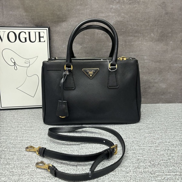 普拉达/包包/95新/大号(32*24*13.5)/C10144533209