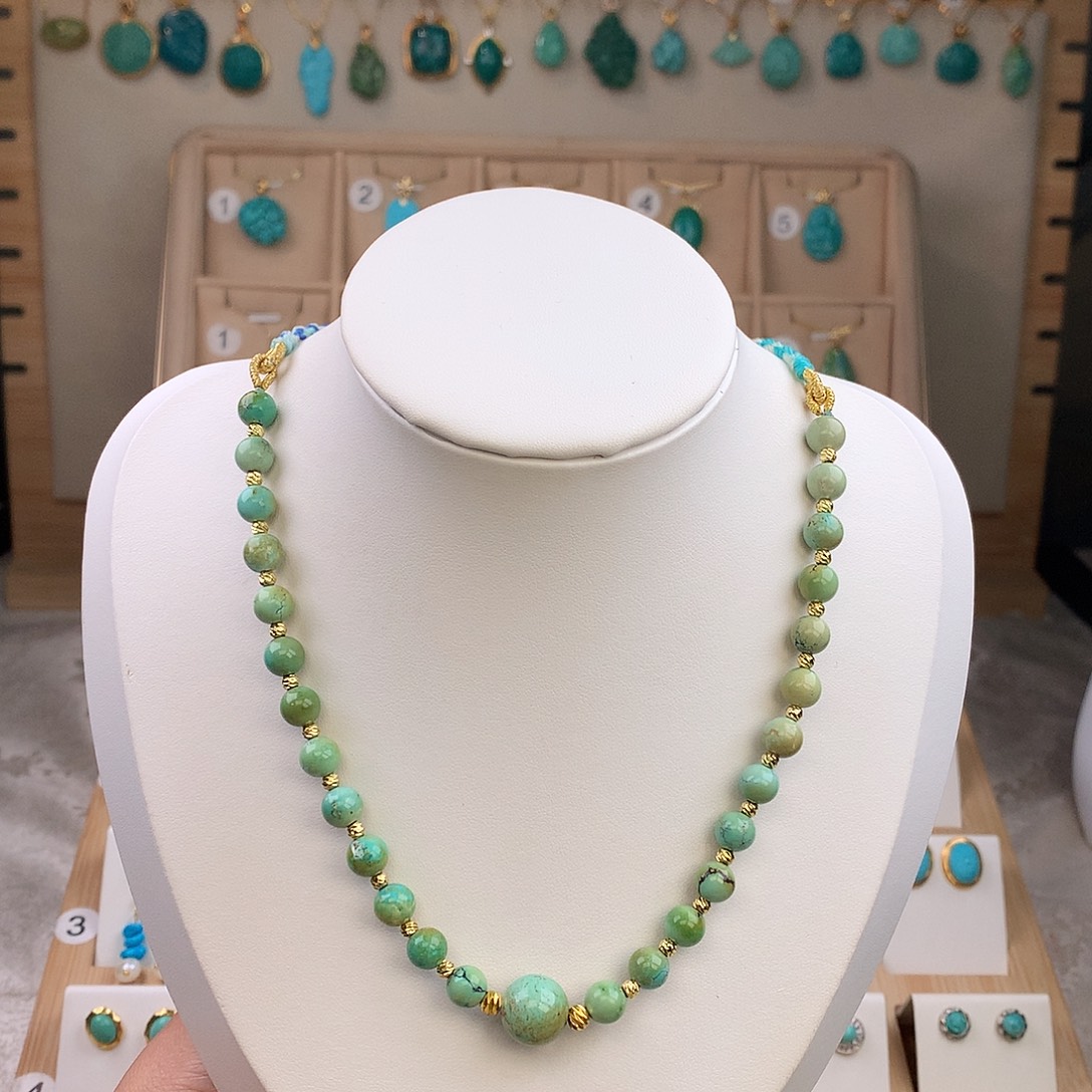 绿松石未镶嵌颈饰