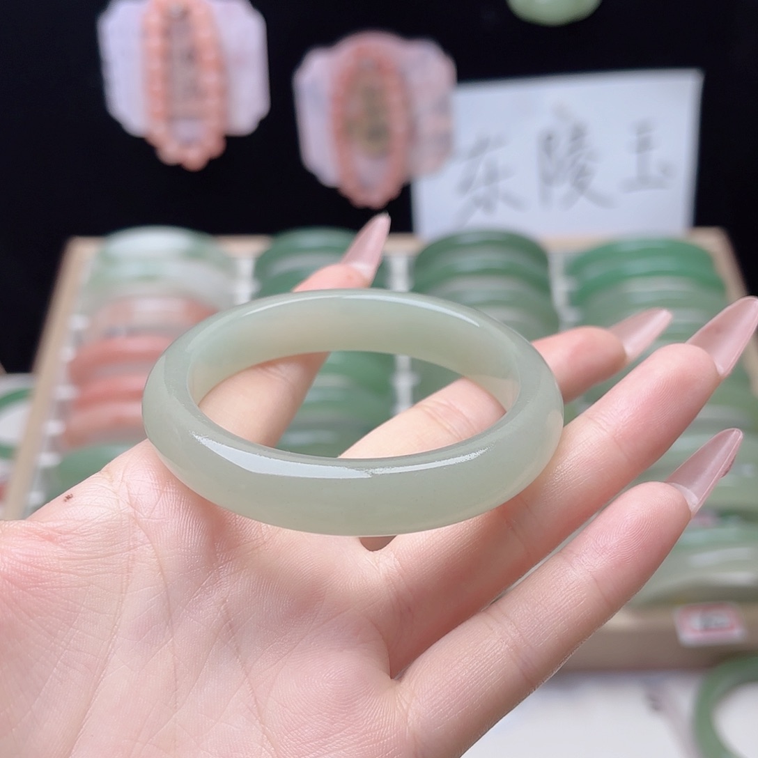 石英质玉未镶嵌手镯56