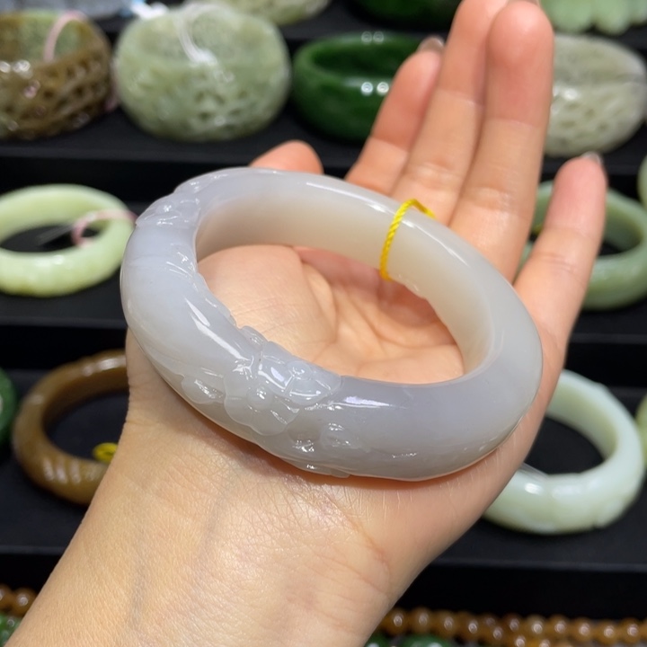 和田玉手镯53+圈口 编号21未镶嵌