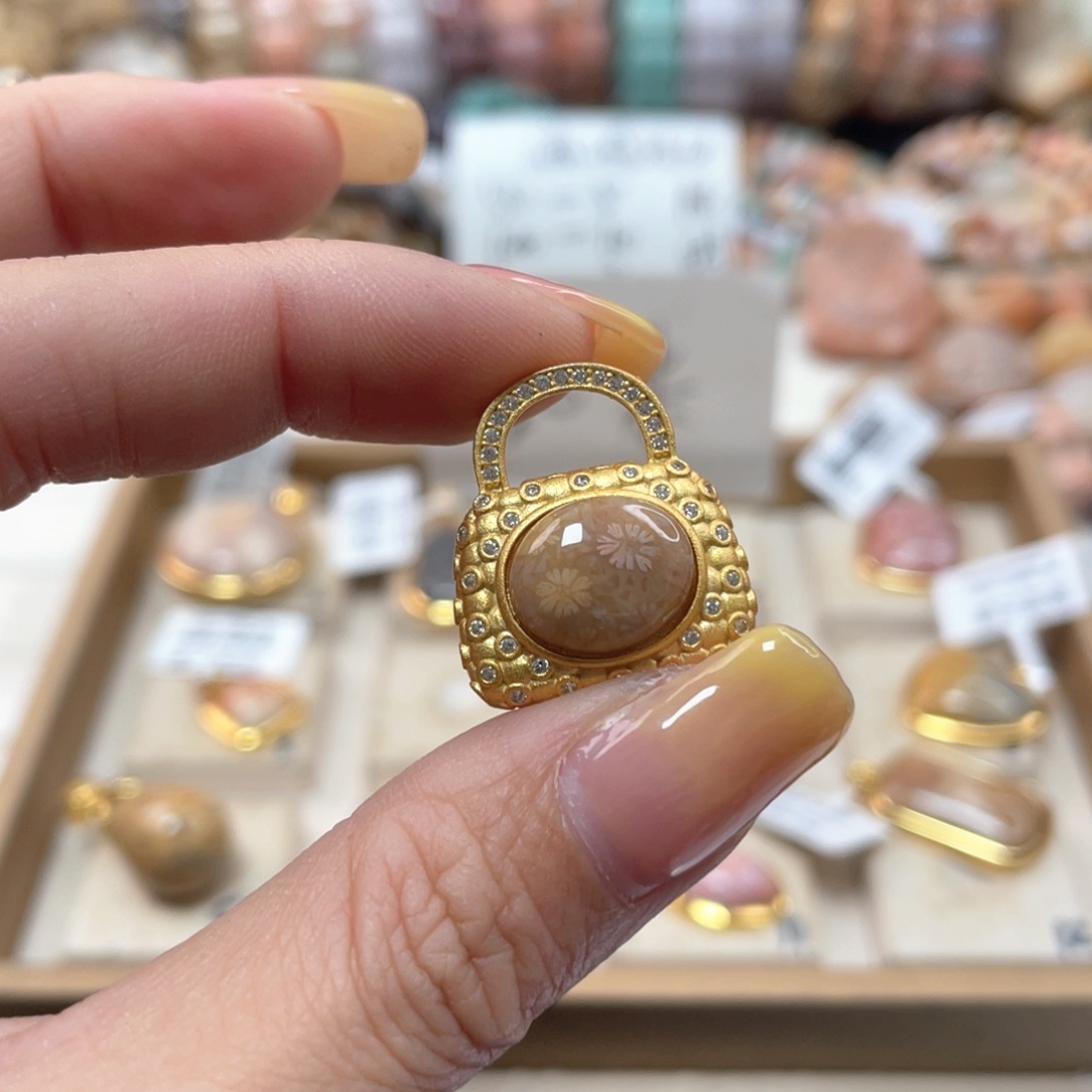 未镶嵌手链硅化玉我****君460