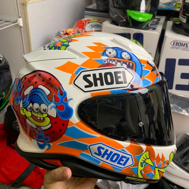 摩托车骑行头盔轻量级夏季防雾四季适用红蚂蚁款式头盔推荐