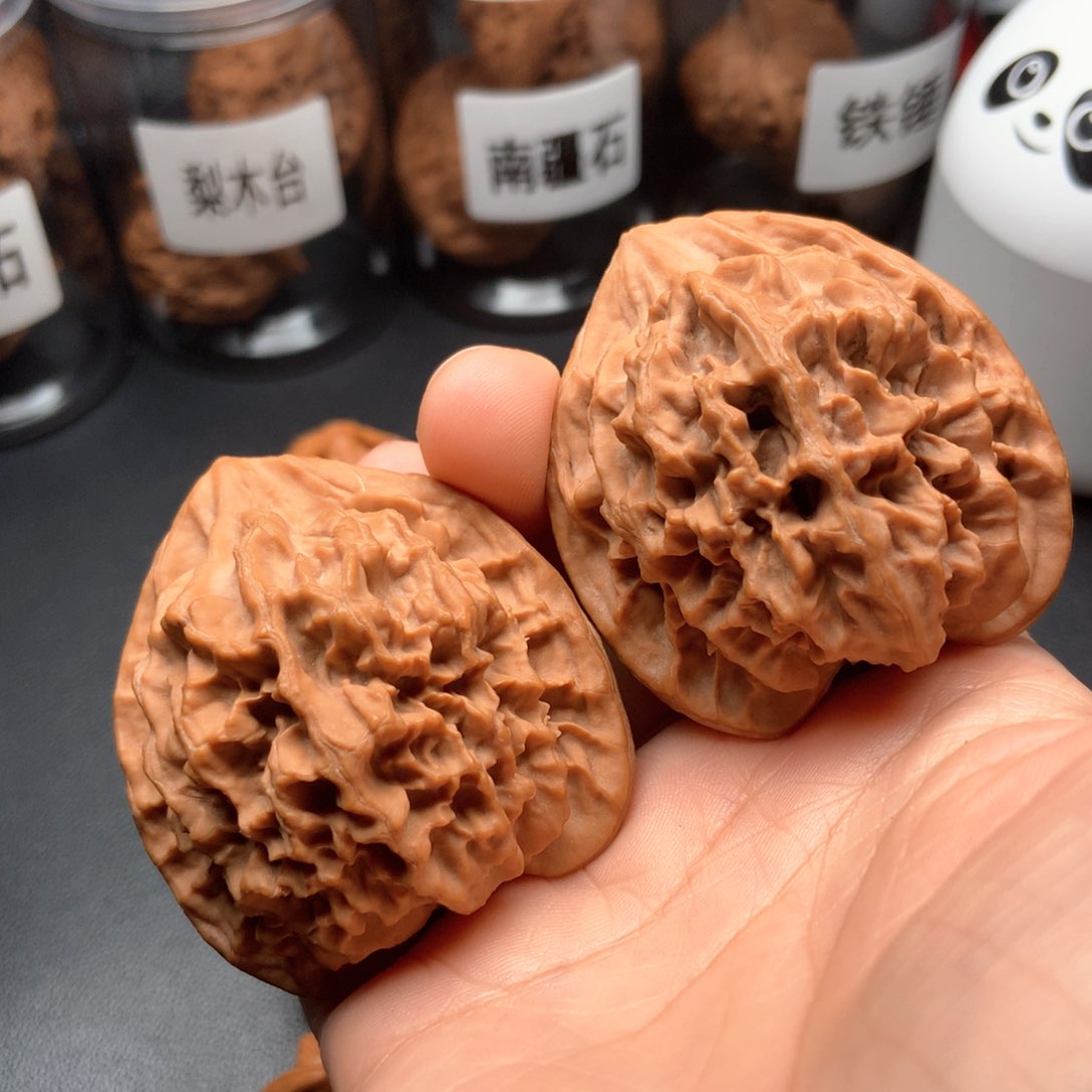 文玩核桃吊坠帝王48