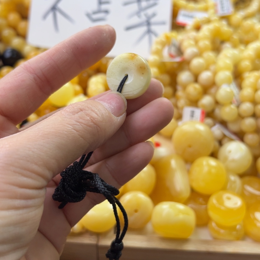 琥珀珠宝奇石未镶嵌