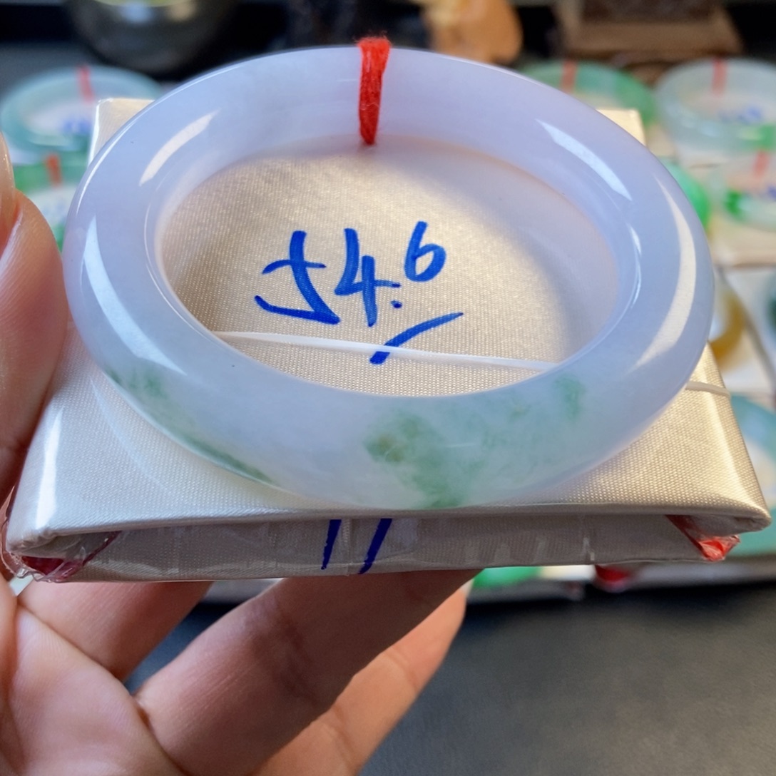 翡翠未镶嵌手镯27冰胶圆条飘绿花