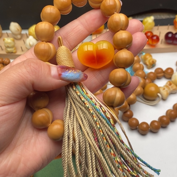 吊坠猴头核桃屁桃