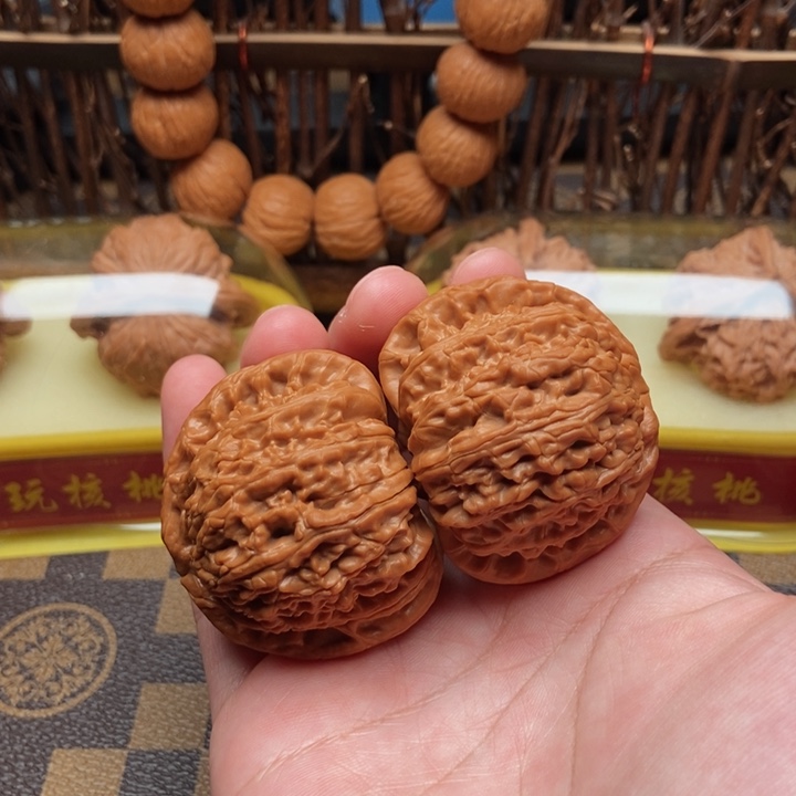 文玩核桃吊坠白狮子43全品