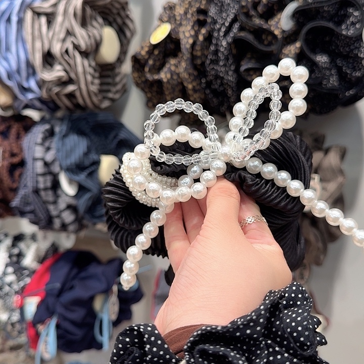 布艺非金属黑色珍珠蝴蝶结肠圈