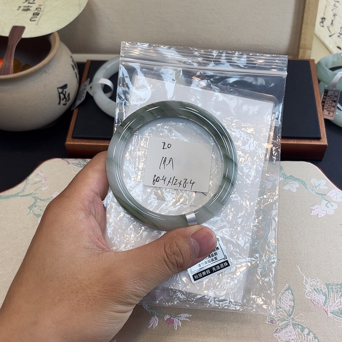 石英质玉未镶嵌手镯20