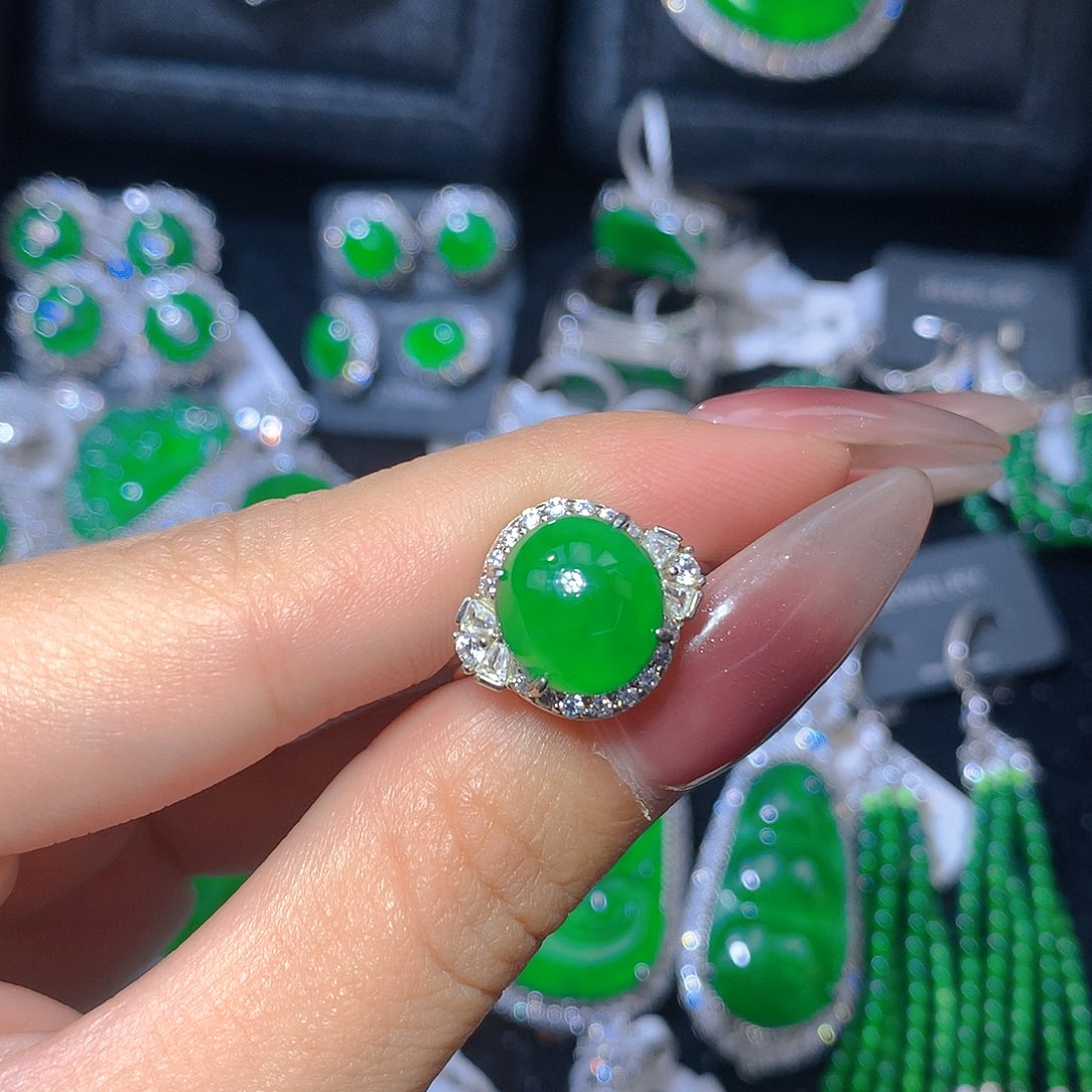 翡翠颈饰银S925镶嵌翡翠